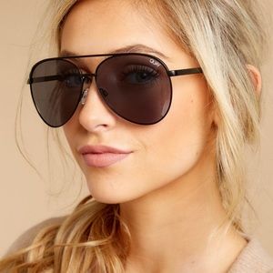 Quay Vivienne Sunglasses Black Aviator